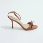 Chic bow heels